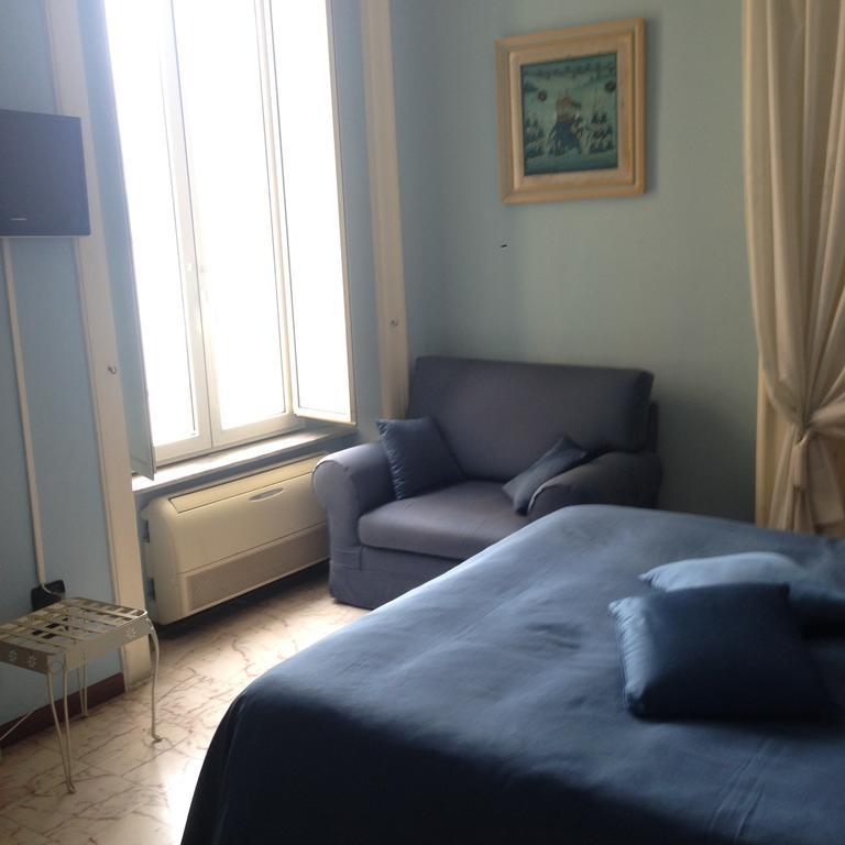 La Dimora Dei Baroni Bed & Breakfast Naples Room photo